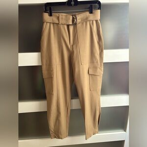 Banana republic cargo pant in “latte cream beige.” Size 2. Never worn!